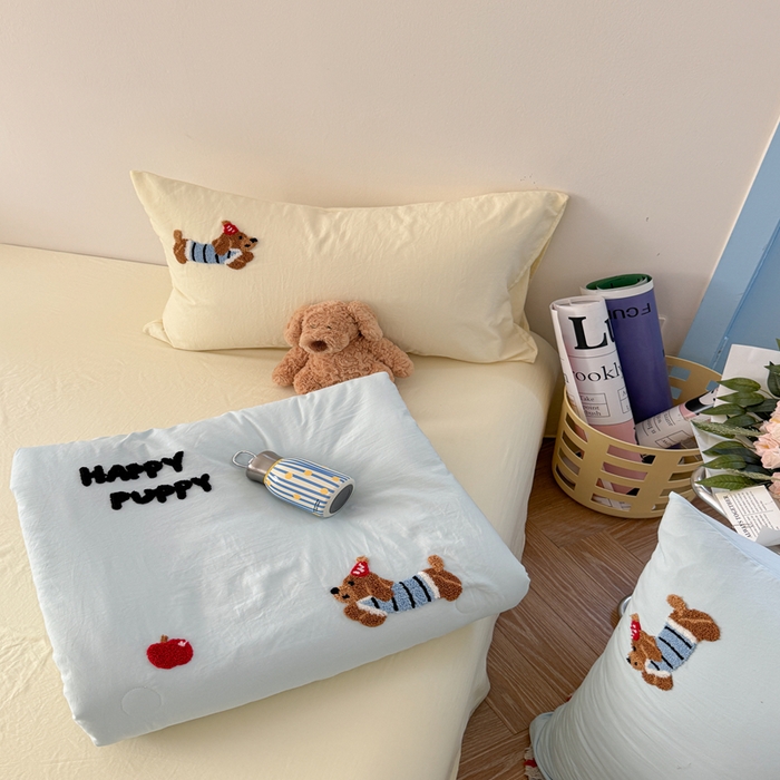 91家纺网 家纺一手货源 找家纺 Sweet dreams甜梦 2025新款亲肤水洗棉毛巾刺绣夏被空调被夏凉被四件套 蓝光小狗