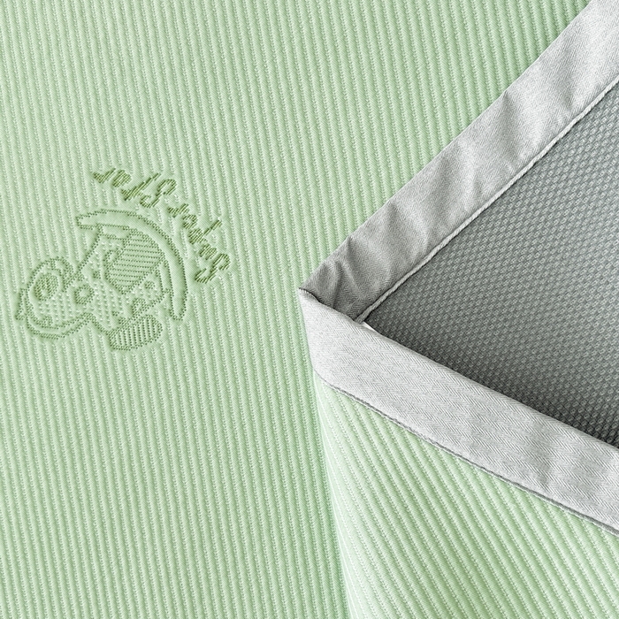 91家纺网 家纺一手货源 找家纺 畅畅家纺 2025新款A类PE提花软席凉感冰豆豆凉席三件套 旋转木马-绿