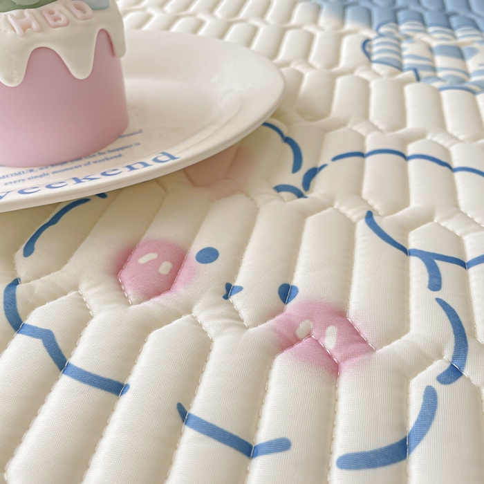 91家纺网 家纺一手货源 找家纺 沐慕 2025新款高克重小清新乳胶凉席-风格一 爱心小兔