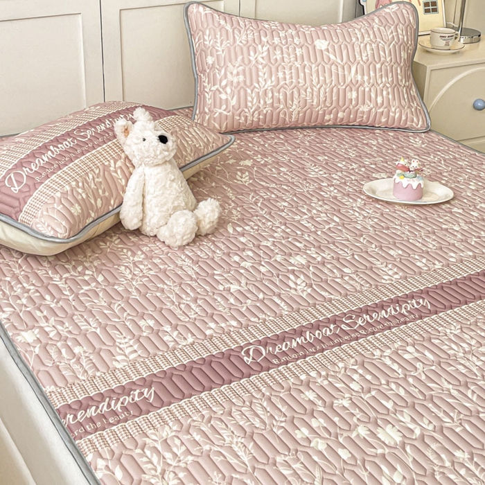 91家纺网 家纺一手货源 找家纺 沐慕 2025新款高克重小清新乳胶凉席-风格一 粉漾花境