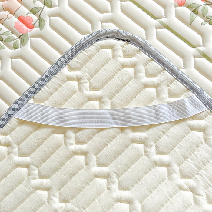 91家纺网 家纺一手货源 找家纺 沐慕 2025新款高克重小清新乳胶凉席-风格一 花环兔兔