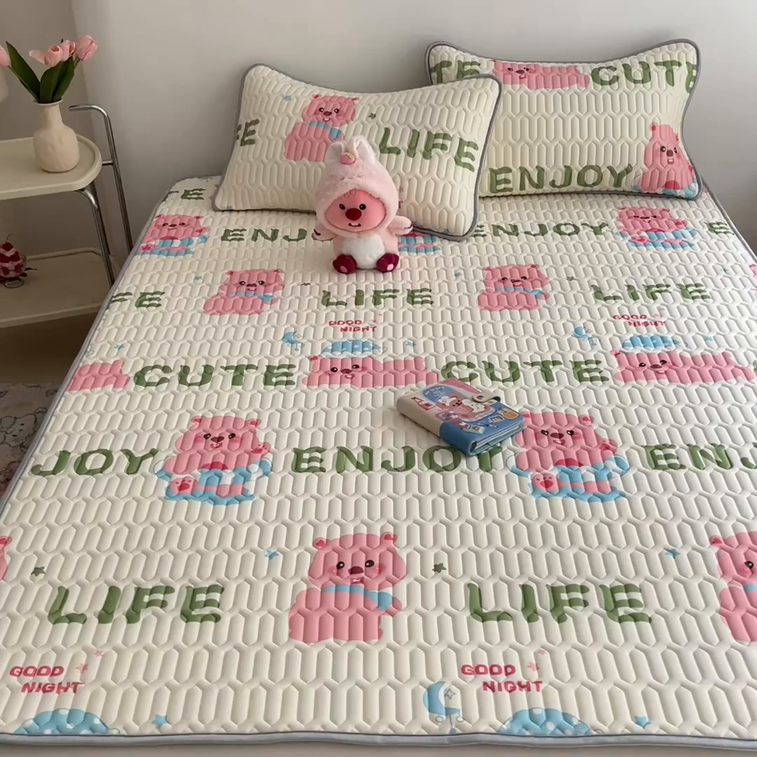 91家纺网 家纺一手货源 找家纺 沐慕 2025新款高克重小清新乳胶凉席-风格一 可爱粉猪