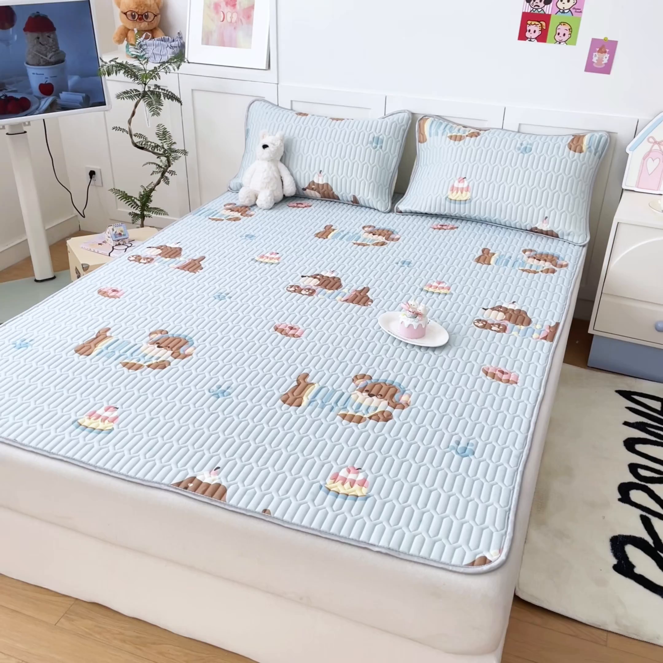 91家纺网 家纺一手货源 找家纺 沐慕 2025新款高克重小清新乳胶凉席-风格一 腊肠狗