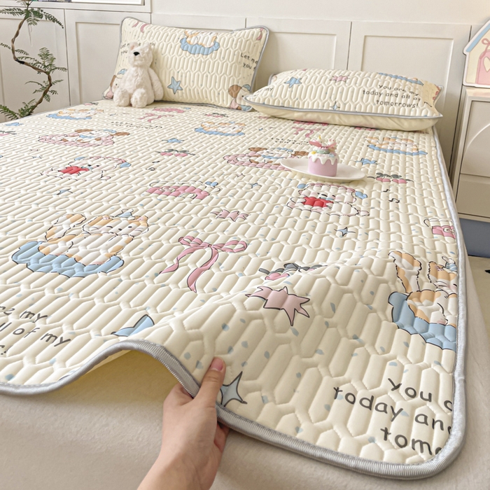 91家纺网 家纺一手货源 找家纺 沐慕 2025新款高克重小清新乳胶凉席-风格一 猫女郎