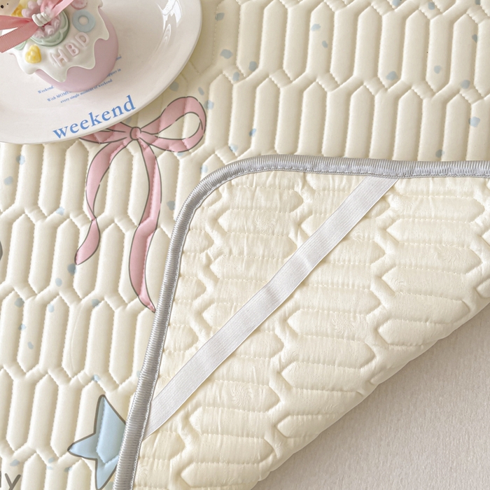 91家纺网 家纺一手货源 找家纺 沐慕 2025新款高克重小清新乳胶凉席-风格一 猫女郎