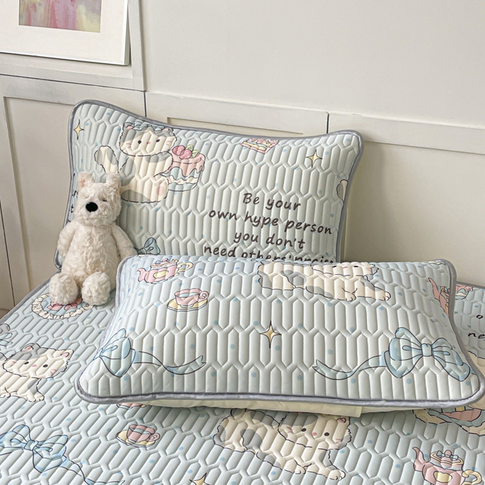 91家纺网 家纺一手货源 找家纺 沐慕 2025新款高克重小清新乳胶凉席-风格一 萌宠礼物