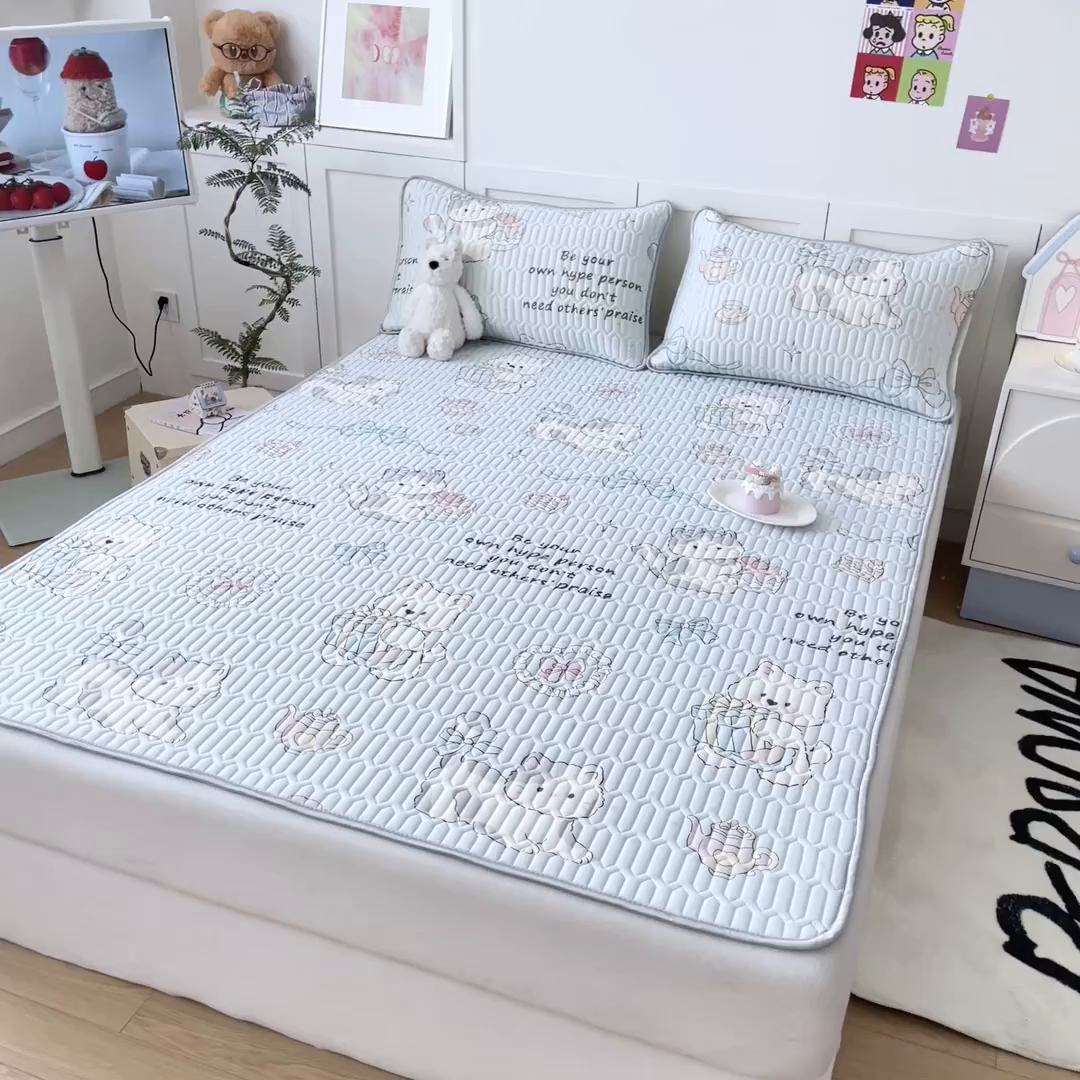 91家纺网 家纺一手货源 找家纺 沐慕 2025新款高克重小清新乳胶凉席-风格一 萌宠礼物