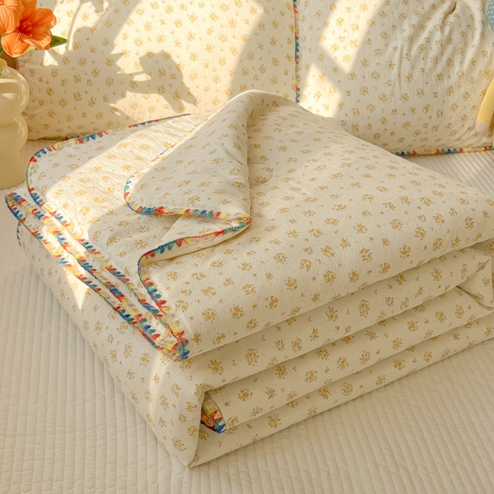 91家纺网 家纺一手货源 找家纺 （总）韩巢家纺 2025夏季新款A类云感双层纱花边款夏被夏凉被空调被薄被子