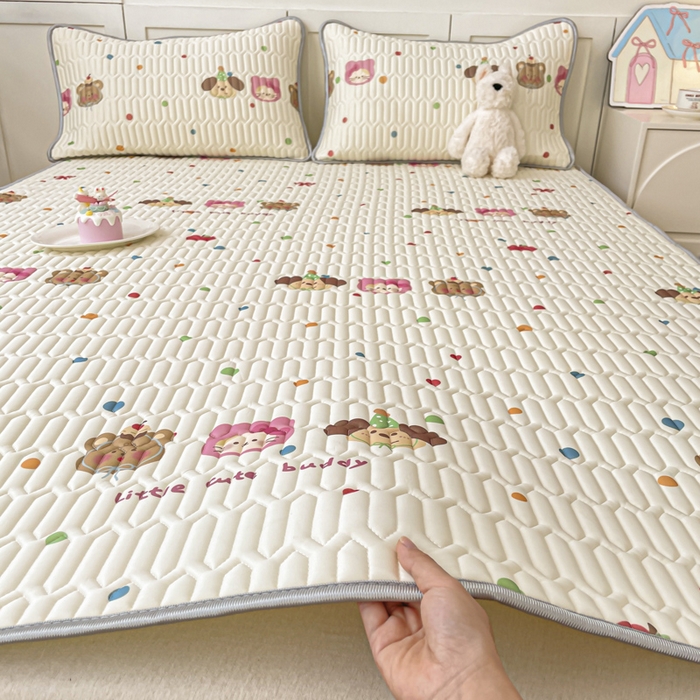 91家纺网 家纺一手货源 找家纺 沐慕 2025新款高克重小清新乳胶凉席-风格一 三小只