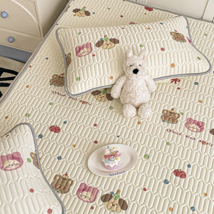 91家纺网 家纺一手货源 找家纺 沐慕 2025新款高克重小清新乳胶凉席-风格一 三小只