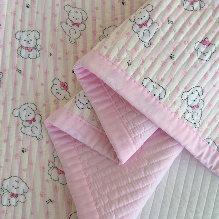 91家纺网 家纺一手货源 找家纺 贝扬思家纺 2025新款双层纱抗菌床盖三件套 粉条小狗印