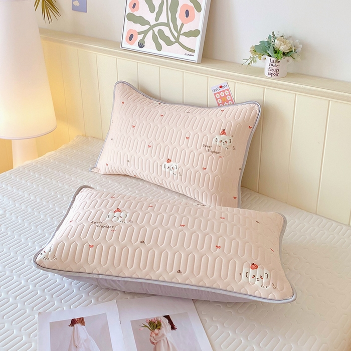 91家纺网 家纺一手货源 找家纺 芯宜佳 2025新款A类凉感丝乳胶单人枕套 小甜象