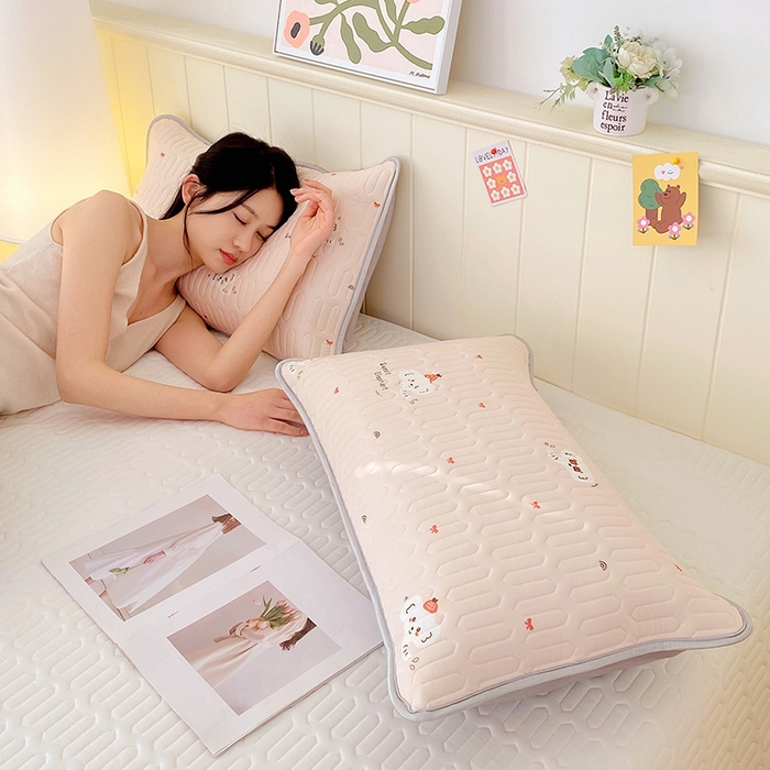 91家纺网 家纺一手货源 找家纺 芯宜佳 2025新款A类凉感丝乳胶单人枕套 小甜象