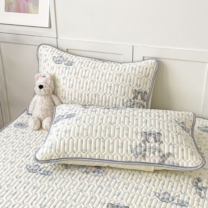 91家纺网 家纺一手货源 找家纺 沐慕 2025新款高克重小清新乳胶凉席-风格一 碎花小猫