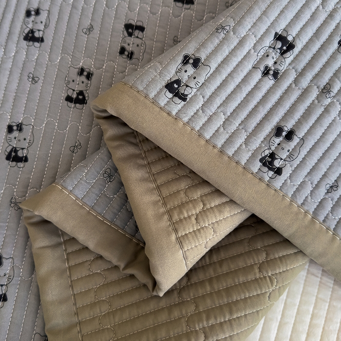 91家纺网 家纺一手货源 找家纺 贝扬思家纺 2025新款双层纱抗菌床盖三件套 呆呆kt