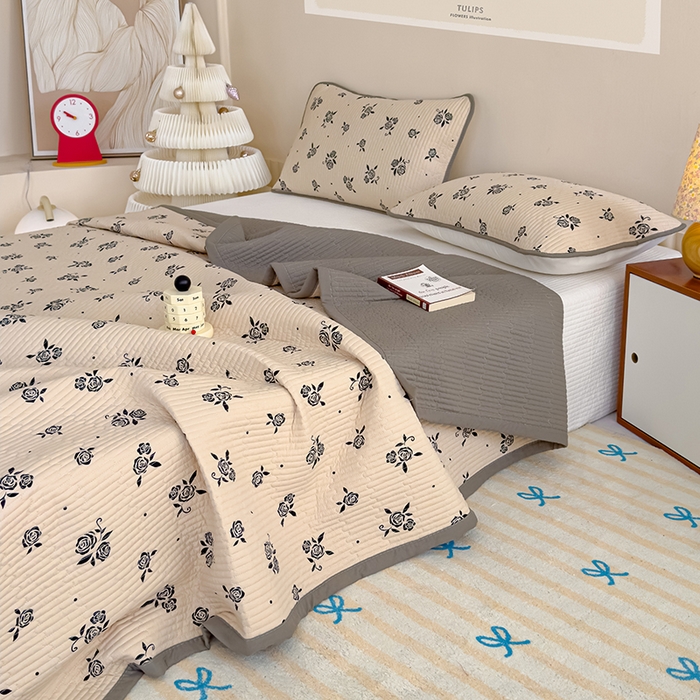 91家纺网 家纺一手货源 找家纺 贝扬思家纺 2025新款双层纱抗菌床盖三件套 黑丝绒玫瑰