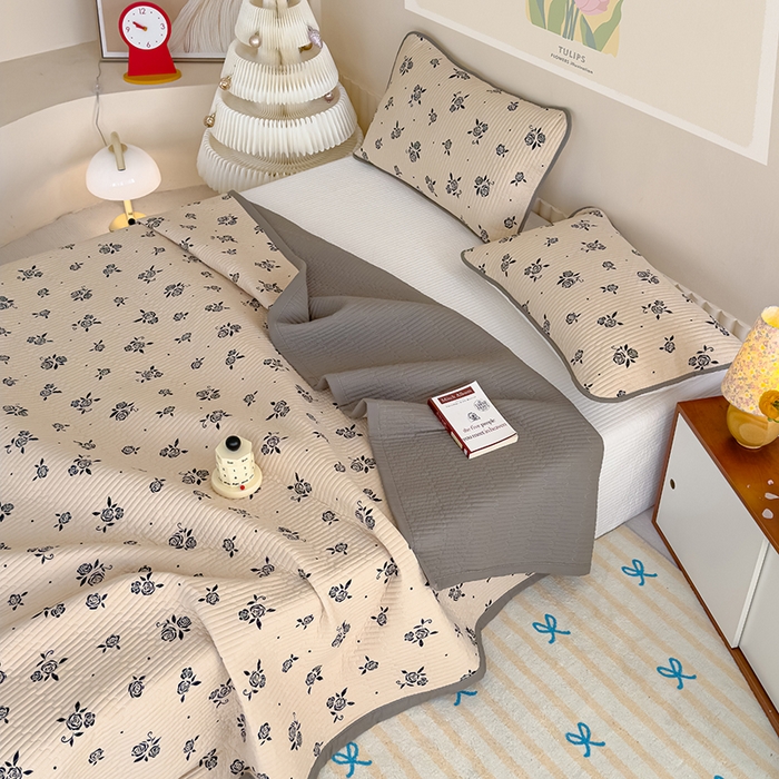 91家纺网 家纺一手货源 找家纺 贝扬思家纺 2025新款双层纱抗菌床盖三件套 黑丝绒玫瑰