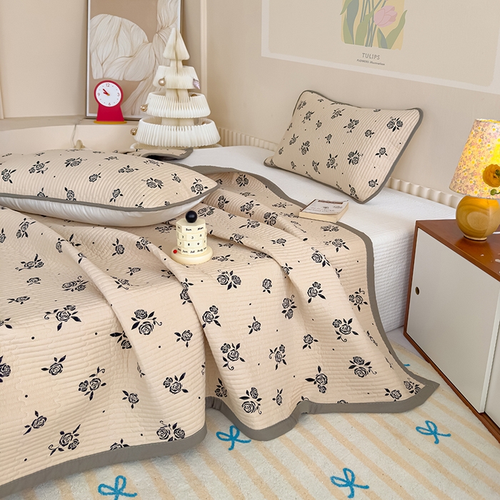 91家纺网 家纺一手货源 找家纺 贝扬思家纺 2025新款双层纱抗菌床盖三件套 黑丝绒玫瑰