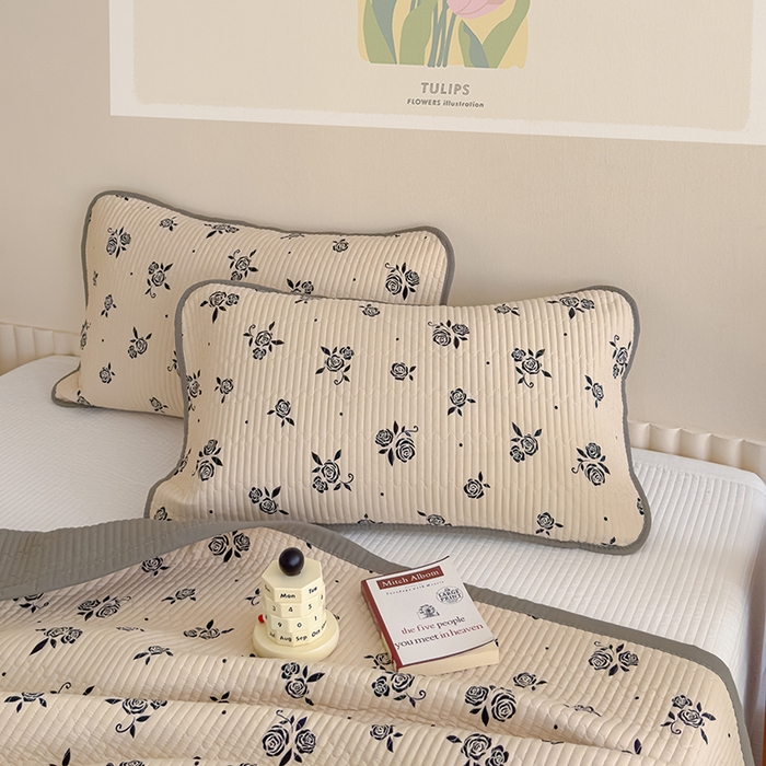 91家纺网 家纺一手货源 找家纺 贝扬思家纺 2025新款双层纱抗菌床盖三件套 黑丝绒玫瑰