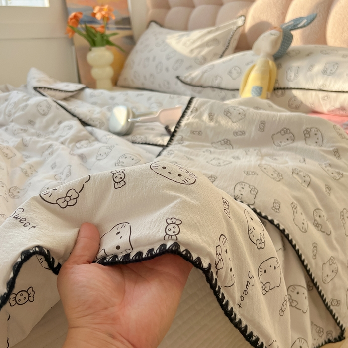 91家纺网 家纺一手货源 找家纺 韩巢家纺 2025夏季新款A类云感双层纱花边款夏被夏凉被空调被薄被子 贝壳边-猫咪恋人