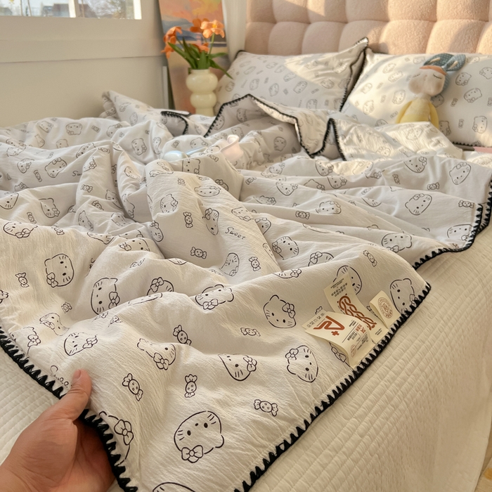 91家纺网 家纺一手货源 找家纺 韩巢家纺 2025夏季新款A类云感双层纱花边款夏被夏凉被空调被薄被子 贝壳边-猫咪恋人