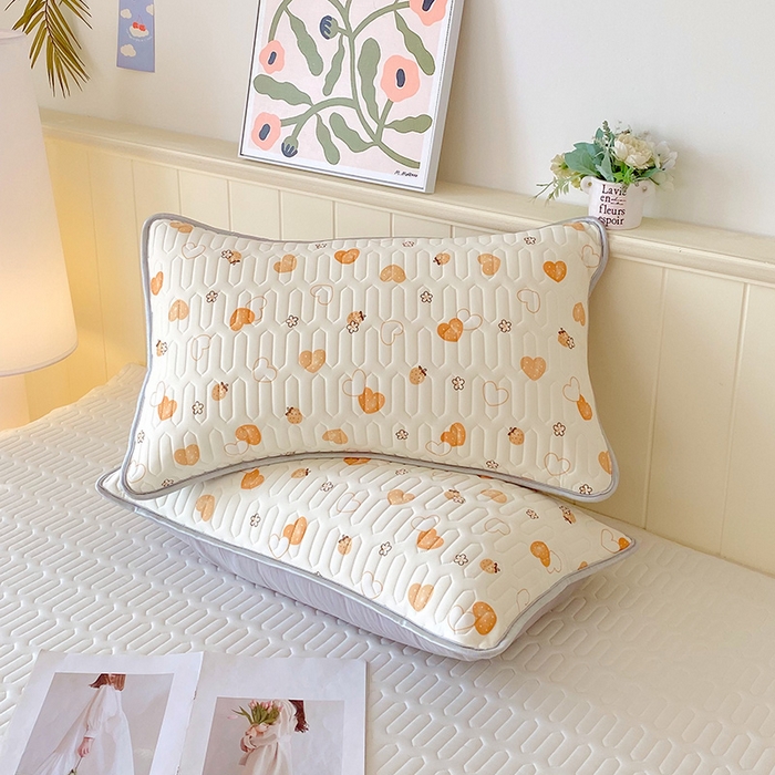 91家纺网 家纺一手货源 找家纺 芯宜佳 2025新款A类凉感丝乳胶单人枕套 爱意满满