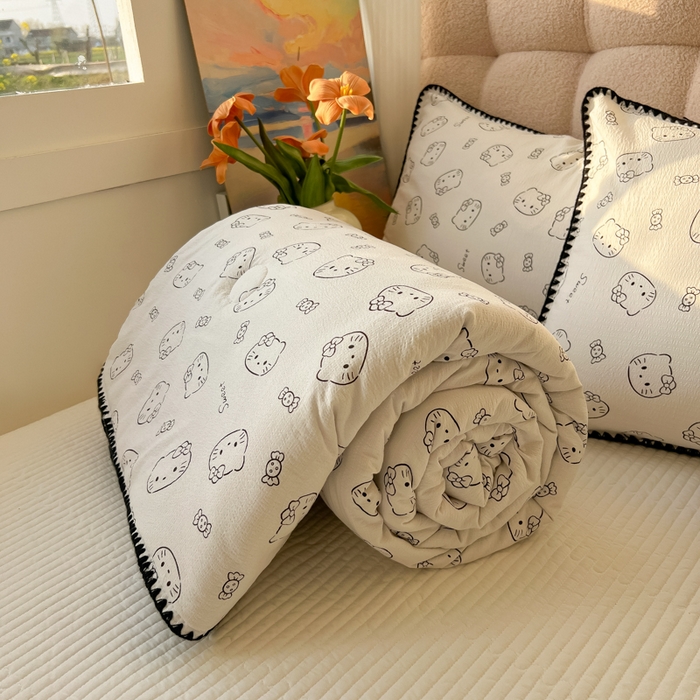 91家纺网 家纺一手货源 找家纺 韩巢家纺 2025夏季新款A类云感双层纱花边款夏被夏凉被空调被薄被子 贝壳边-猫咪恋人