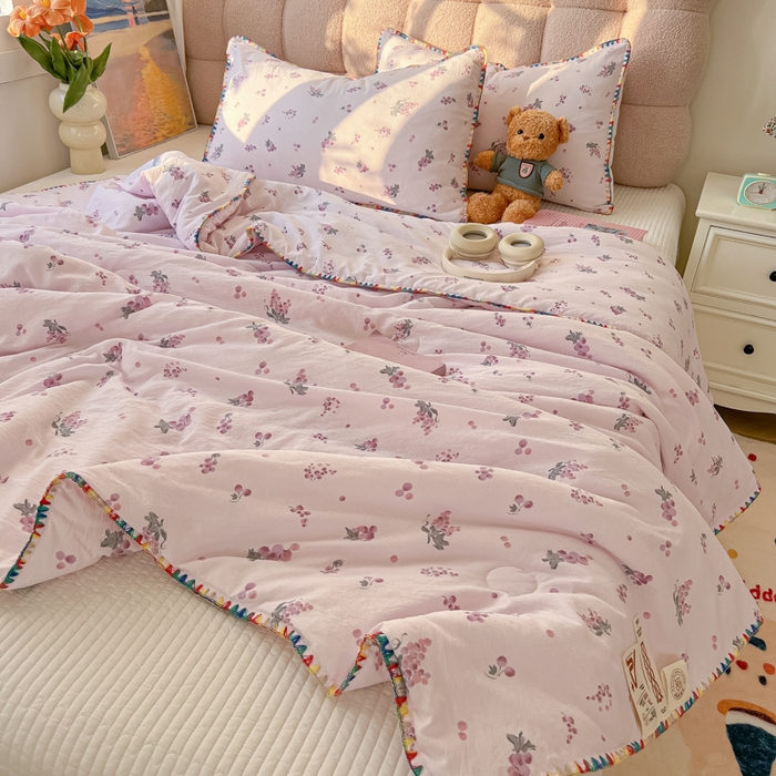 91家纺网 家纺一手货源 找家纺 韩巢家纺 2025夏季新款A类云感双层纱花边款夏被夏凉被空调被薄被子 贝壳边-葡萄七分甜