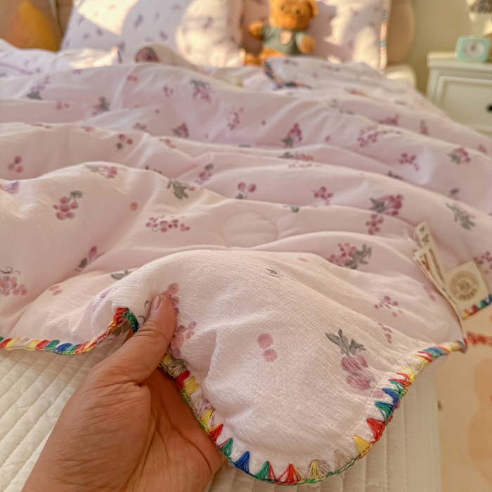 91家纺网 家纺一手货源 找家纺 韩巢家纺 2025夏季新款A类云感双层纱花边款夏被夏凉被空调被薄被子 贝壳边-葡萄七分甜