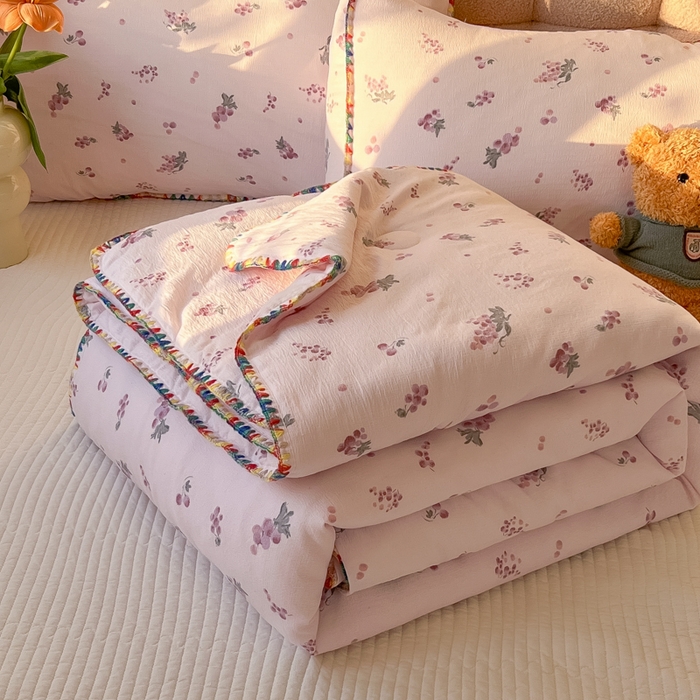 91家纺网 家纺一手货源 找家纺 韩巢家纺 2025夏季新款A类云感双层纱花边款夏被夏凉被空调被薄被子 贝壳边-葡萄七分甜