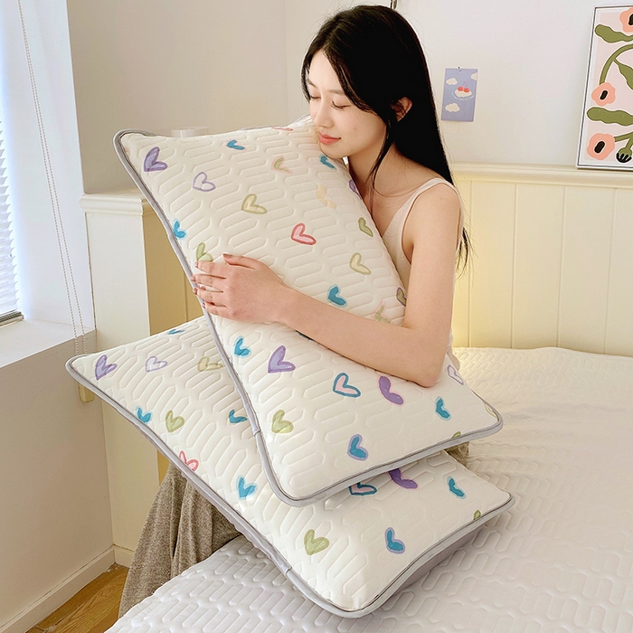 91家纺网 家纺一手货源 找家纺 芯宜佳 2025新款A类凉感丝乳胶单人枕套 梦幻爱心