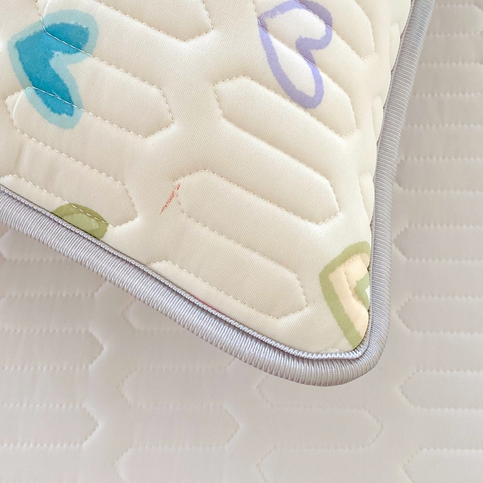 91家纺网 家纺一手货源 找家纺 芯宜佳 2025新款A类凉感丝乳胶单人枕套 梦幻爱心