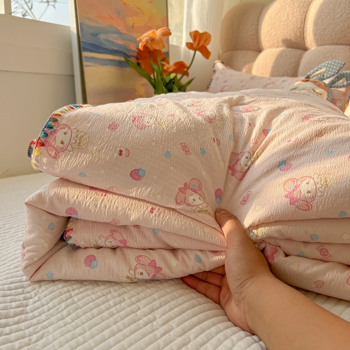 91家纺网 家纺一手货源 找家纺 韩巢家纺 2025夏季新款A类云感双层纱花边款夏被夏凉被空调被薄被子 贝壳边-小美冰激凌