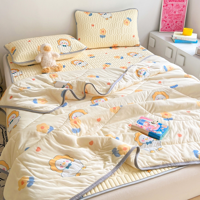 91家纺网 家纺一手货源 找家纺 沐慕 2025新款小清新凉感丝夏被凉席四件套 萌萌鸭