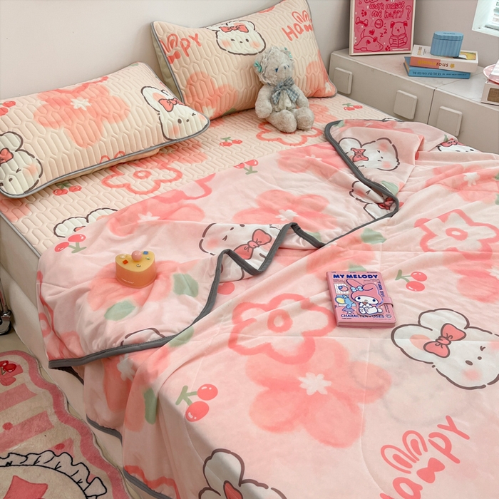 91家纺网 家纺一手货源 找家纺 沐慕 2025新款小清新凉感丝夏被凉席四件套 花花粉兔