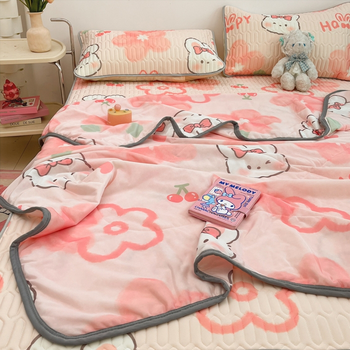 91家纺网 家纺一手货源 找家纺 沐慕 2025新款小清新凉感丝夏被凉席四件套 花花粉兔