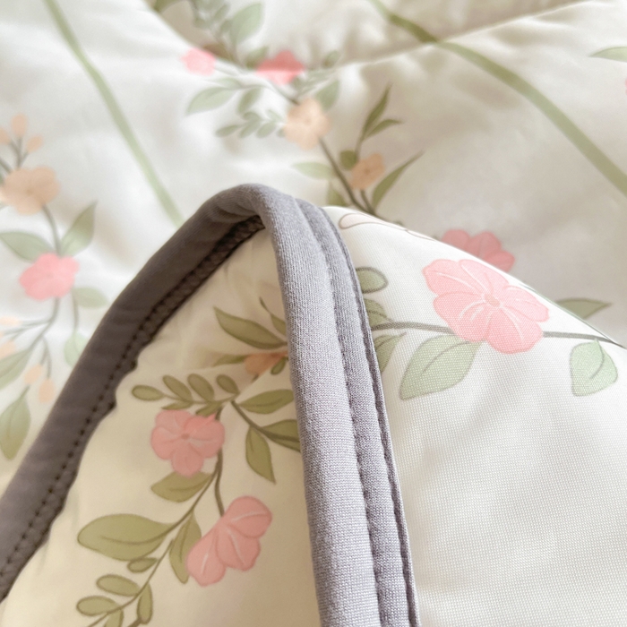 91家纺网 家纺一手货源 找家纺 沐慕 2025新款小清新凉感丝夏被凉席四件套 花环兔兔