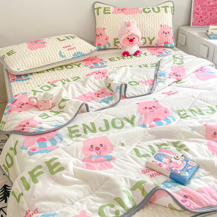 91家纺网 家纺一手货源 找家纺 沐慕 2025新款小清新凉感丝夏被凉席四件套 可爱粉猪