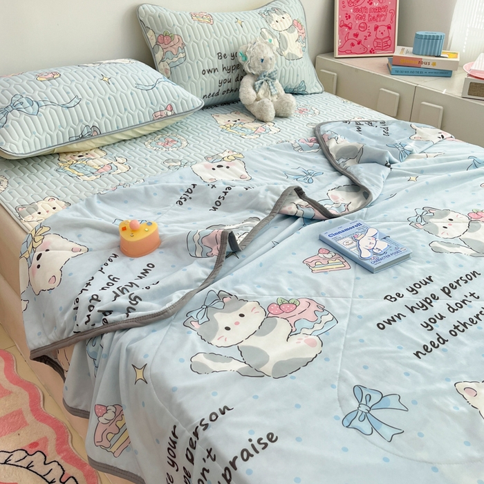 91家纺网 家纺一手货源 找家纺 沐慕 2025新款小清新凉感丝夏被凉席四件套 萌宠礼物