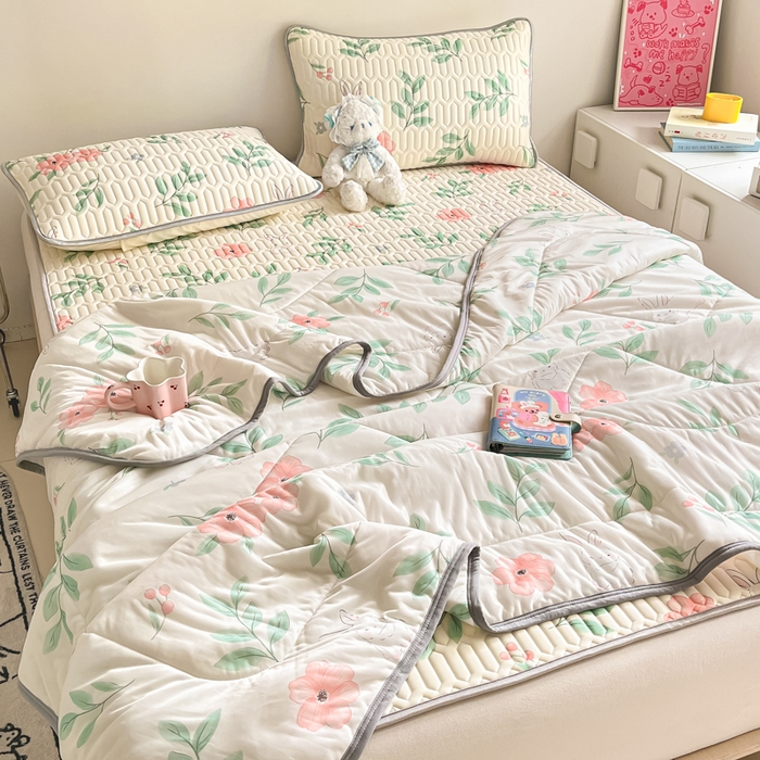 91家纺网 家纺一手货源 找家纺 沐慕 2025新款小清新凉感丝夏被凉席四件套 莫妮卡