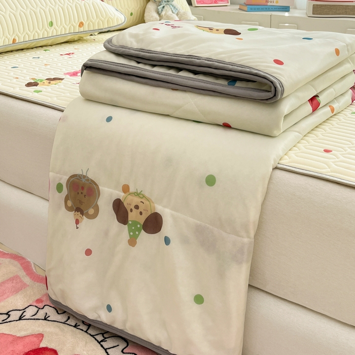 91家纺网 家纺一手货源 找家纺 沐慕 2025新款小清新凉感丝夏被凉席四件套 三小只