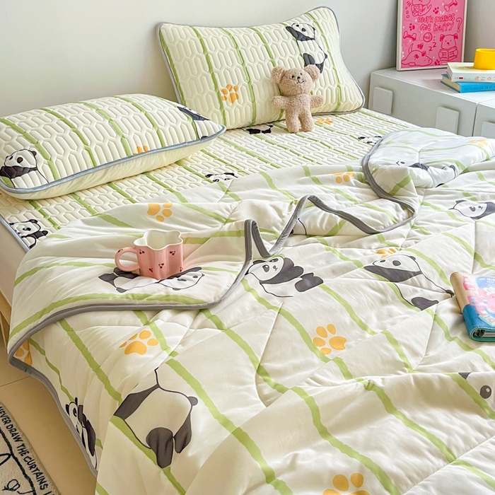 91家纺网 家纺一手货源 找家纺 沐慕 2025新款小清新凉感丝夏被凉席四件套 熊猫嘟嘟