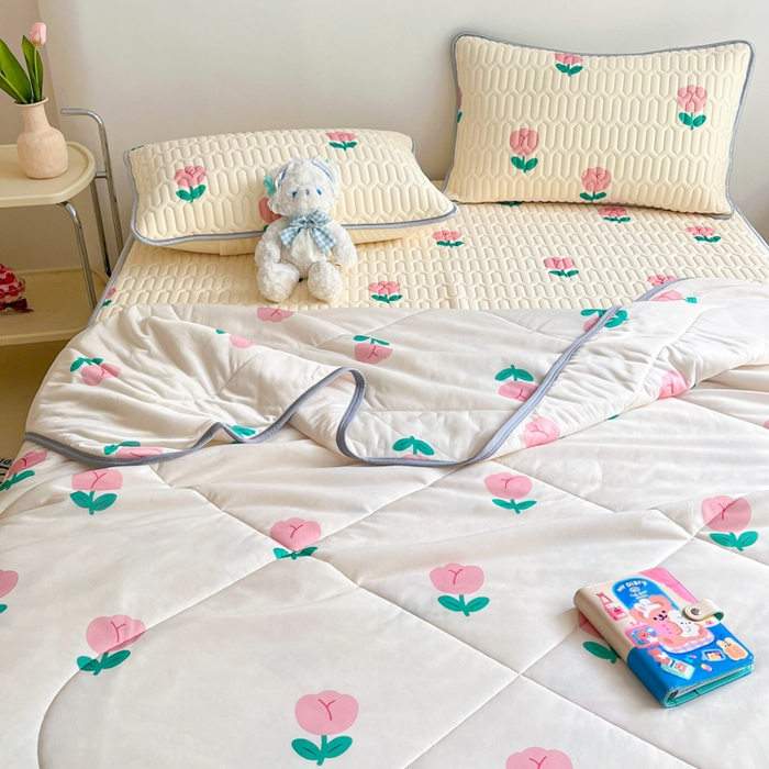 91家纺网 家纺一手货源 找家纺 沐慕 2025新款小清新凉感丝夏被凉席四件套 郁金香