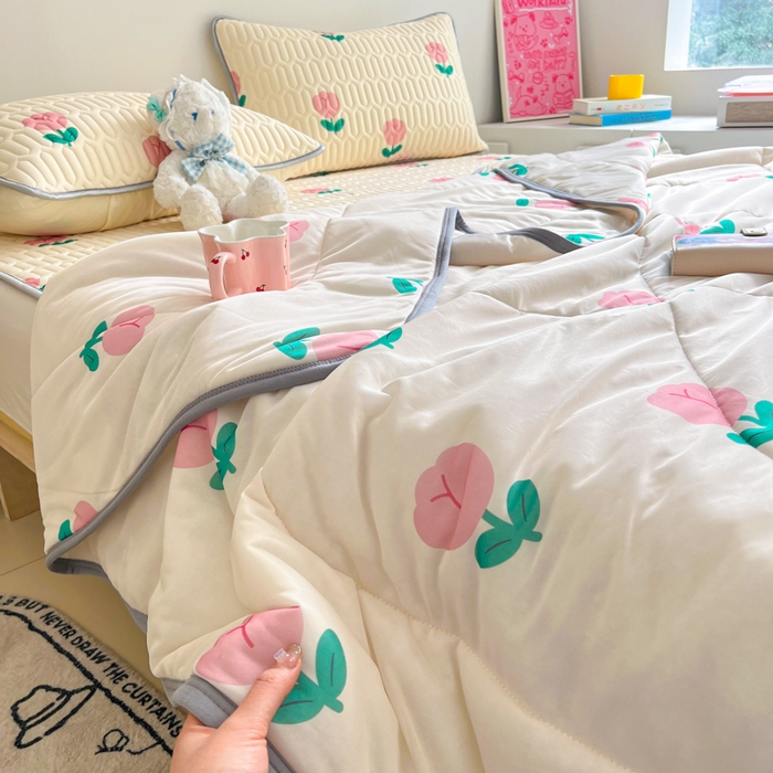 91家纺网 家纺一手货源 找家纺 沐慕 2025新款小清新凉感丝夏被凉席四件套 郁金香