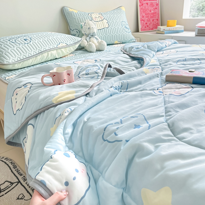 91家纺网 家纺一手货源 找家纺 沐慕 2025新款小清新凉感丝夏被凉席四件套 云朵小熊