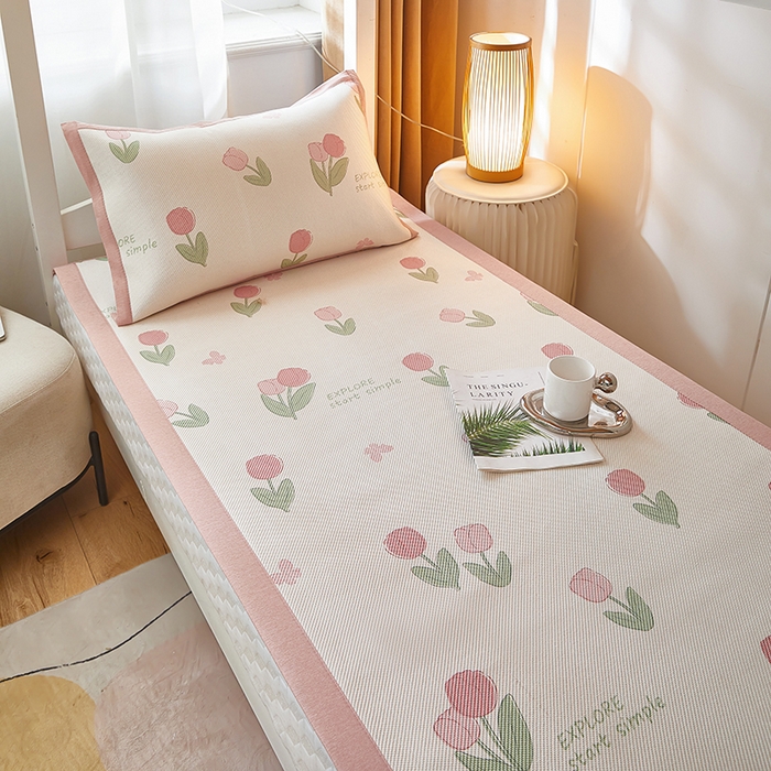 91家纺网 家纺一手货源 找家纺 沐慕 2025新款学生床小清新印花冰藤席 粉嫩郁金香