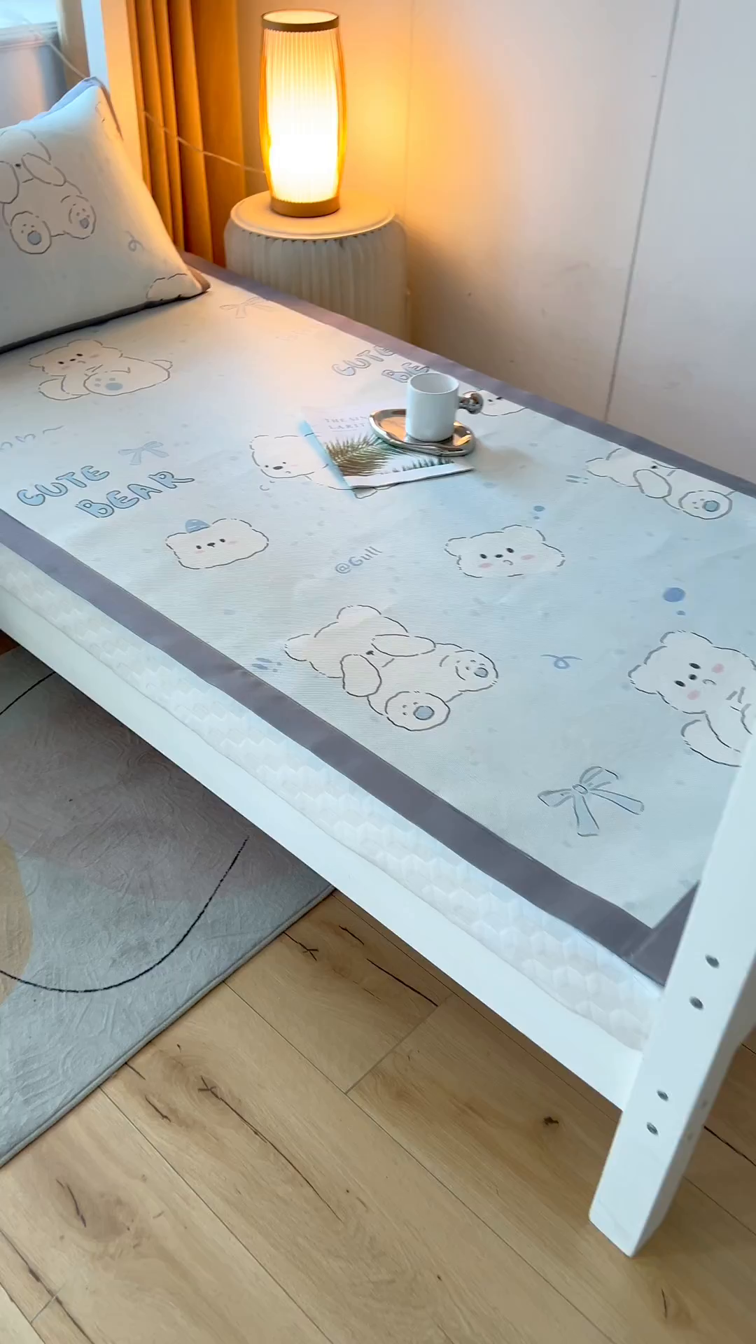 91家纺网 家纺一手货源 找家纺 沐慕 2025新款学生床小清新印花冰藤席 呼呼小熊