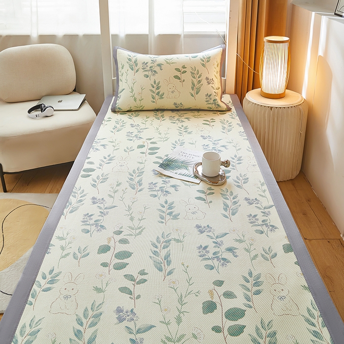 91家纺网 家纺一手货源 找家纺 沐慕 2025新款学生床小清新印花冰藤席 绿荫