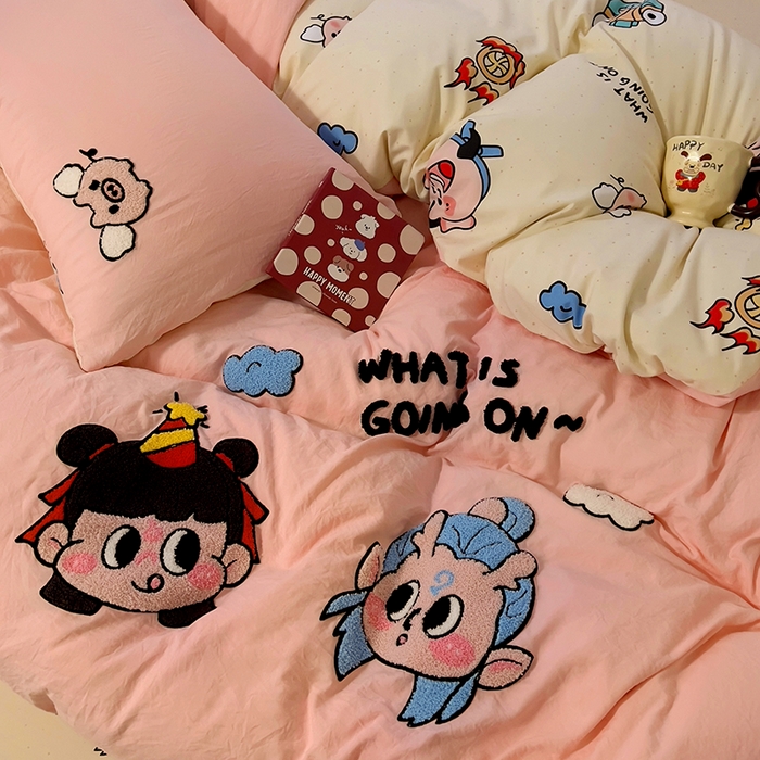 91家纺网 家纺一手货源 找家纺 易辰美 2025新款超软水洗棉毛巾绣四件套-系列二 哪吒敖冰粉