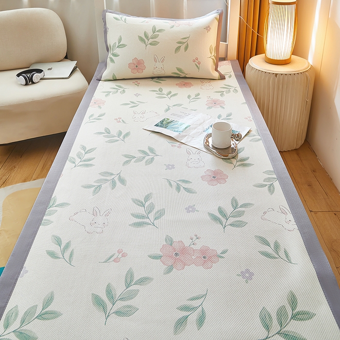 91家纺网 家纺一手货源 找家纺 沐慕 2025新款学生床小清新印花冰藤席 莫妮卡